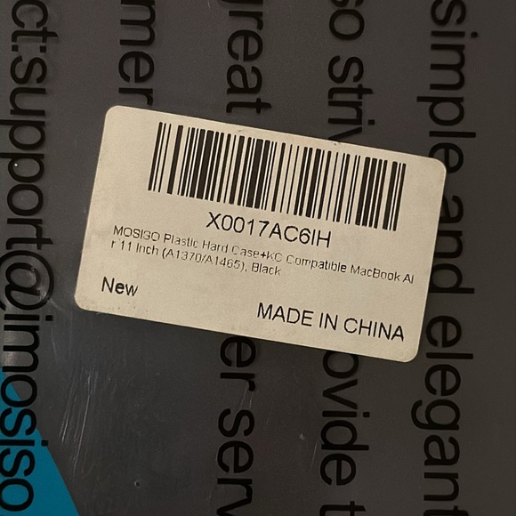 MacBook Air 11 inch Hard Case - Picture 3 of 3